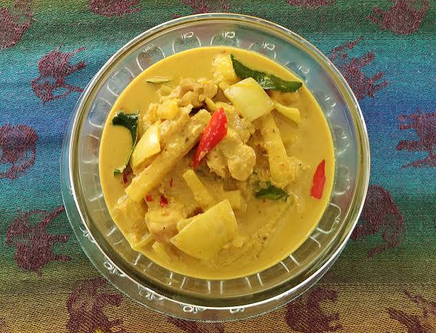 Yellow Chicken Curry