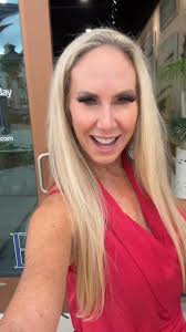 Walking into Breakwater Home Fashions is like stepping into a magical  design wonderland! ✨ I had the absolute pleasure of meeting Rene Perry, the  incredibly talented owner, and she is every bit as ...