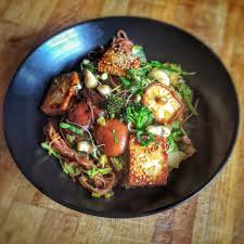 Cuisiner au wok permet de réaliser un grand nombre de types de cuisson à lui tout seul. Wok De Legumes Recette Vegan Pratique