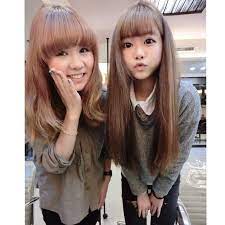 上次電棒燙到額頭 超痛的 所以 yuti 姊姊就幫我燙瀏海啦順便護了emme日系護髮唷 古溜的直髮呀 instagram posts instagram