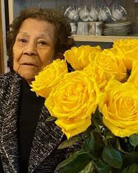 Ofelia Madrigal's Instagram, Twitter & Facebook