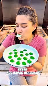 Cara Nyuci Baju 4x LEBIH IRIT. Ini nih detergent favorit aku, Klar  Detergent. Pokoknya nyuci jadi lebih irit biaya dan irit waktu deh,  harganya juga terjangkau banget. Sekali nyuci cuma 2ribuan aja