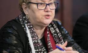Avocatul poporului, renate weber participa la o conferinta de presa in cadrul careia sunt prezentate concluziile raportului privind respectarea drepturilor este o decizie care a fost luată în conformitate cu procedurile constituționale și legale, a declarat ludovic orban, președintele camerei deputaților. Avocatul Poporului Renate Weber Va Primi Premiul Secera Si Ciocanul Din Partea SocietÄƒÅ£ii Timisoara Stiri Pe Surse Cele Mai Noi Stiri