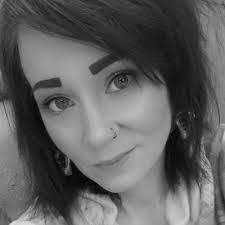 Traci Mack's Instagram, Twitter & Facebook