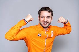 The japanese flag that had been flying on his bedroom door since 2016 had already disappeared in a drawer. Arno Kamminga Direct Begonnen Met Het Nieuwe Olympische Seizoen