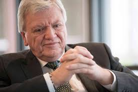 Hinzu kommt eine parteilose ministerin im neu gegründeten. Volker Bouffier Ministerprasident Von Hessen An Hautkrebs Erkrankt