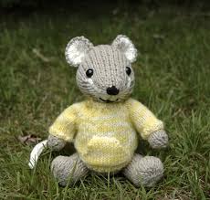 Blue (20) green (12) orange (11) yellow (2) off white (17) tan (2). Pocket Mouse Amigurumi Knitting Bee
