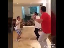 Silvestre dangond y jorge oñate graban canción. Silvestre Dangond Bailando Meneando La Batea Con Jorge Onate Y Su Hijo El Monaco