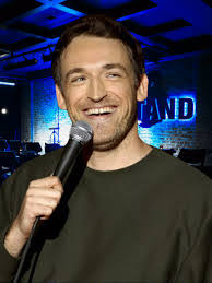 Aaron Berg's Instagram, Twitter & Facebook