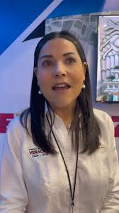 Mundo 🌎; Valla a ver el último video de mi compadre #colombiano  @_sebatt_official está bien bueno @carloproduccerofficial lo recomienda. .  . . . Créditos: @_sebatt_official @la.romp3 @__sunnybloom__ @ka_xolo  @karla.cegue Estreno @kybba_ & @