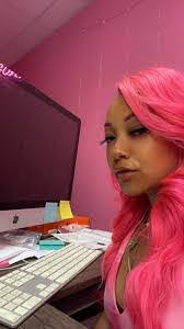 Kendra Cherry's Instagram, Twitter & Facebook