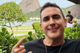 Gabi Lopes: Beleza natural dos olhos e boca em destaque