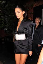 Kendall Jenner In Black Satin Blazer Dress Out In New York Gotceleb Kendall Style Kendall Jenner Outfits Kylie Jenner Outfits