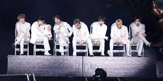 Neste domingo(26/05) eu fui no show do bts em são paulo. V Live