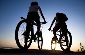 Sebab pantun lucu bisa mengundang gelak tawa dari siapa saja. Pantun Berolah Raga