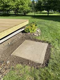 How To Pour A Small Concrete Pad Deck Stair Landing Concrete Pad Deck Stairs Landing Deck Steps To Patio