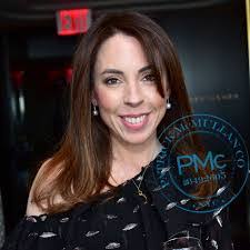 Elizabeth Villar's Instagram, Twitter & Facebook