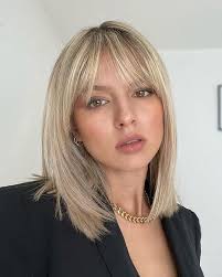 srednyaya dlina volos s rvanoj chelkoj frisur pony lang frisur lange haare pony blonde haare mit pony