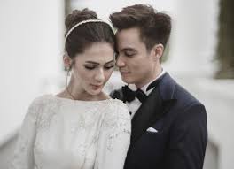 Maybe you would like to learn more about one of these? Ini 9 Inspirasi Gaya Rambut Untuk Hari Pernikahan A La Seleb Indonesia Yuk Tiru