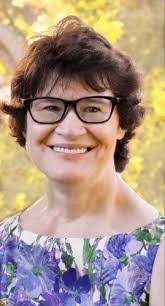 Kerry Doyle's Instagram, Twitter & Facebook