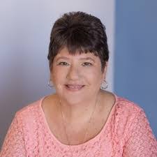 Lisa Spaeth's Instagram, Twitter & Facebook