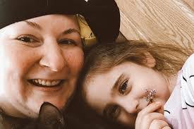 Jennifer Tingwald's Instagram, Twitter & Facebook