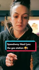 Shannon Abney's Instagram, Twitter & Facebook