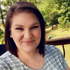 Valerie Carpenter (@valerieelise10)