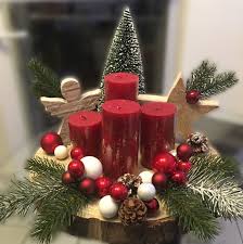 Adventskranz Auf Der Baumscheibe Der Phantasie Sind Keine Grenzen Gesetzt Baumscheiben Deko Weihnachten Weihnachten Haus Dekoration Weihnachtstischschmuck
