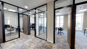 Bureaux Privatifs Au Sein De L Espace De Coworking Situe A Paris Dans Entre Les Quartiers Du Sentier Et Du Marais Espace De Coworking Quartier Paris
