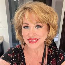 True Love is in the air! JC Lip Bar & Beauty looks amazing in True Love  LipSense and Glossy Gloss. You're giving us heart eyes, girl! Which gloss  would you wear with