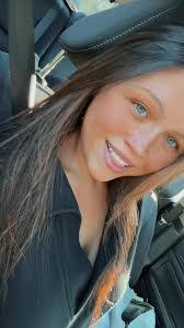 Carrie Darnell's Instagram, Twitter & Facebook