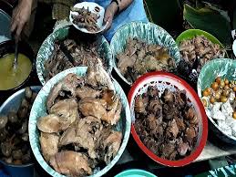 Sosis mbah bedug ini sangat legendaris, usaha ini sudah dimulai sejak tahun 1950 dan rasanya tidak berubah saat ini sudah diteruskan oleh generasi ketiga mbah bedug. Wisata Kuliner Solo Yang Paling Legendaris Indonesia Traveler