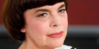 En 54 ans de carrière, mireille mathieu a enregistré 1200 chansons en 9 langues. Confinement Mireille Mathieu A Le Moral Dans Les Chaussettes Le Point