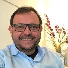 Vitor Hugo Gomes (@vhgadv)