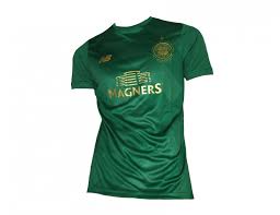 Zum vervollständigen des fußballkults haben wir die passenden fanartikel und accessoires zu ihrer lieblingsmannschaft, die von pins bis hin zur bettwäsche alles bieten was das herz des fußballfreunds höher. Celtic Glasgow Trikot Training Elite Pre Match 2017 18 New Balance