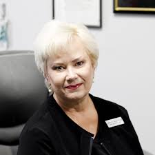 Ann Moose's Instagram, Twitter & Facebook