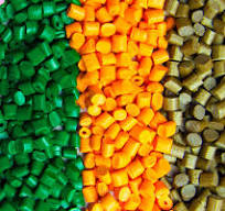 Exploration des granulés de plastique recyclés