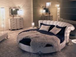 Letto tondo per una camera da letto moderna di grandi dimensioni. Letto Rotondo 75 Foto Angolo Per Adulti All Interno Scegli Una Camera Da Letto Con Baldacchino Dimensioni Fai Da Te Recensioni