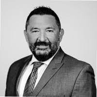 Ron Moll's Instagram, Twitter & Facebook