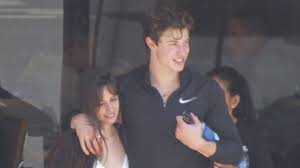 Camila cabello (march 3, 1997) is a singer, born in cuba, and a former member of the group fifth harmony. Und Noch Mal Hier Knutschen Shawn Mendes Und Camila Cabello Promiflash De