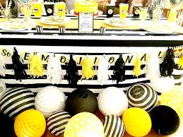 Emoji Themed Birthday Party Pretty My Party Party Ideas Emoji Birthday Emoji Birthday Party Emoji Party Decorations