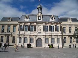 Hotel De Ville Sur La Commune De Troyes Departement De L Aube Hotel De Ville Monuments Historiques Champagne Ardenne