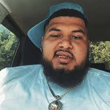 Waderek Hemingway (@troublegaurduno)