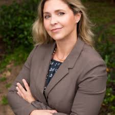 Holly Hammer (@Holhammer)