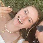 Elisa Cantrell's Instagram, Twitter & Facebook