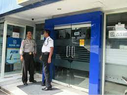 Masukkan kartu atm dan pin bri anda. Gaji Satpam Bank Bri Berapa