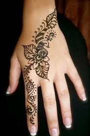 Pin By Felipe Albuquerque On Tattoo Love Henna Tattoo Designs Henna Tattoo Hand Cute Henna Tattoos