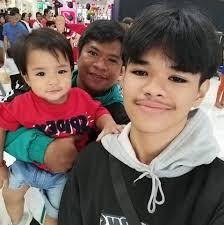 Amo ni imo competition, imo self. Indi ang classmate mo sg grade six na  nami balonan, indi ang officemate mo nga paborito sang boss, or ang tupad  balay mo na bag-o ang