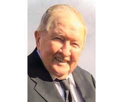 Bo Denton's Instagram, Twitter & Facebook